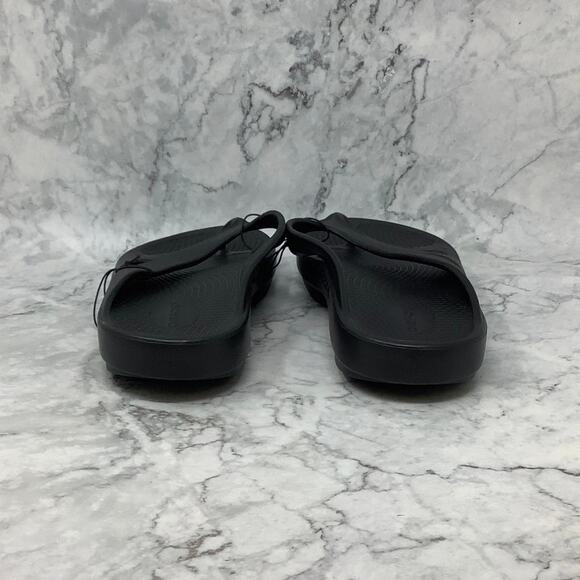 Oofos Mens 10 Womens 12 Black Oolala Flip Flop Thong Recovery Sandals P1-105 - Picture 5 of 9